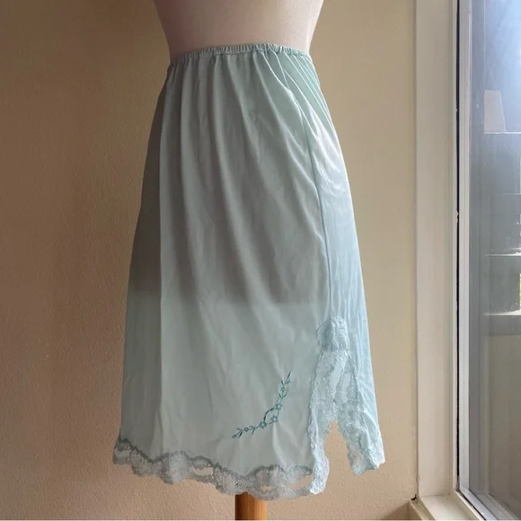 Vintage Kayser pastel blue lace slip skirt - Picture 7 of 15